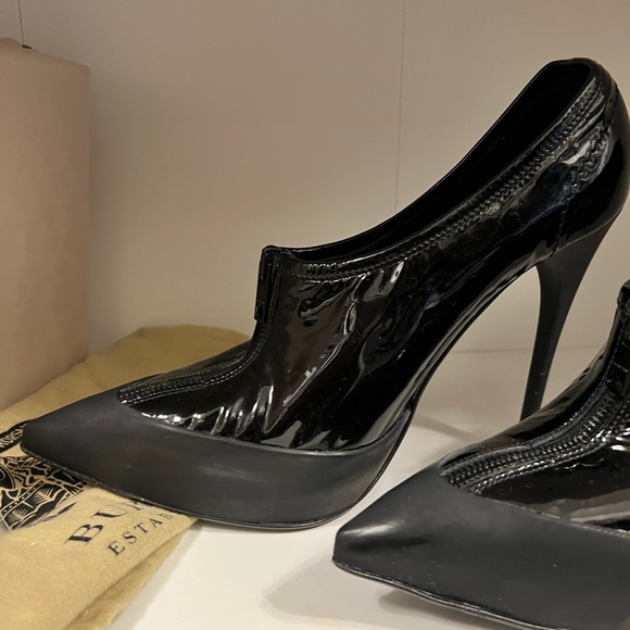 EUC BURBERRY Rubber Tip Zip High Heel Black Patent Booties box EU 39.5 - Picture 4 of 10